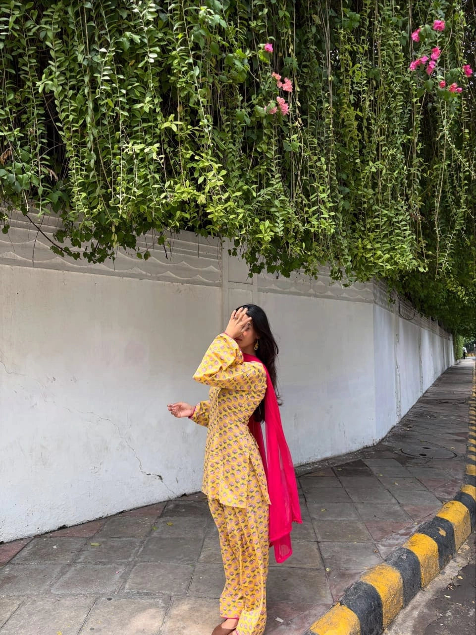 Women Yellow Printed Kurta Pant Set